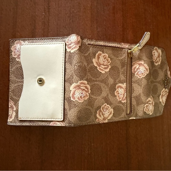 Coach Signature Rose Print- RARE! - Picture 2 of 4
